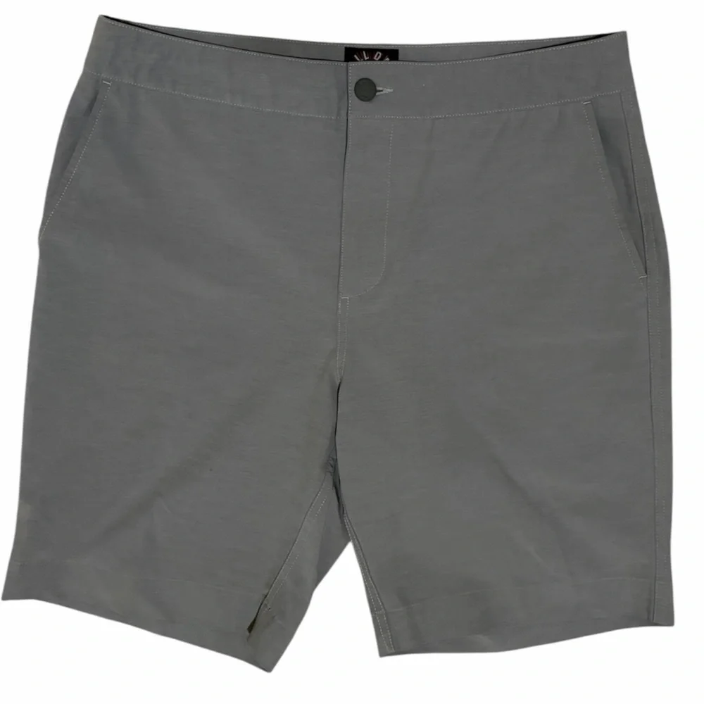 Faherty All Day Short 9” Flat-Front in Deep Marine, Size 33